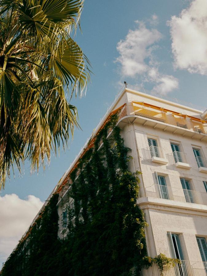 Rooms Hotel Батуми Экстерьер фото
