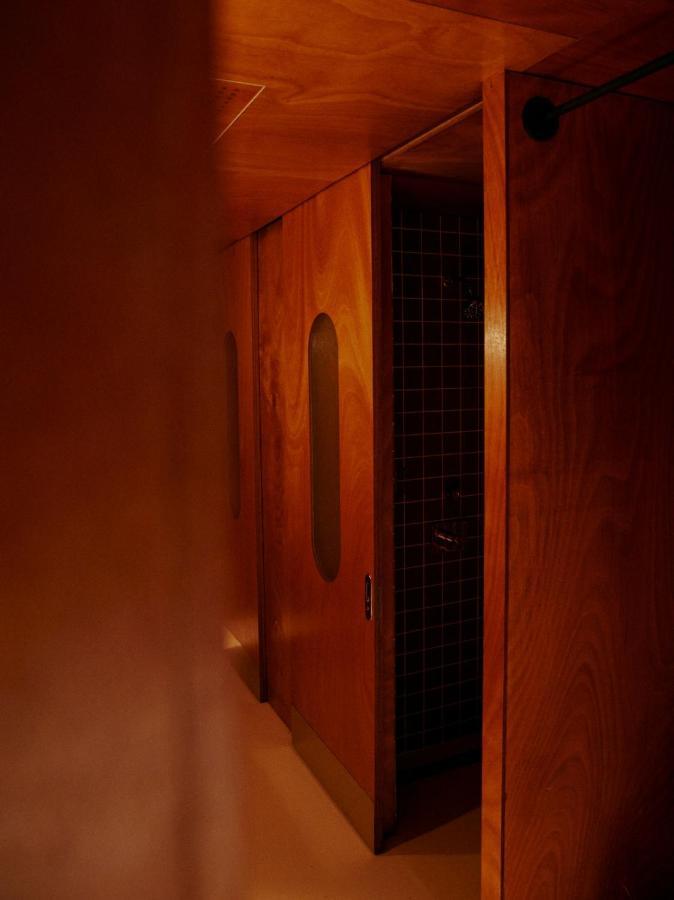 Rooms Hotel Батуми Экстерьер фото