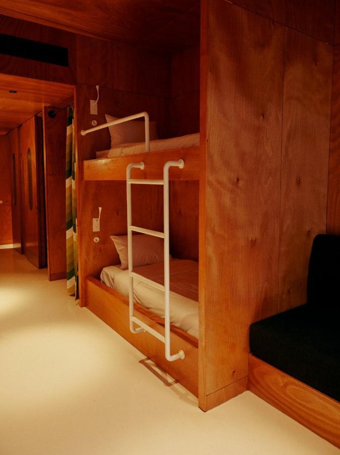 Rooms Hotel Батуми Экстерьер фото