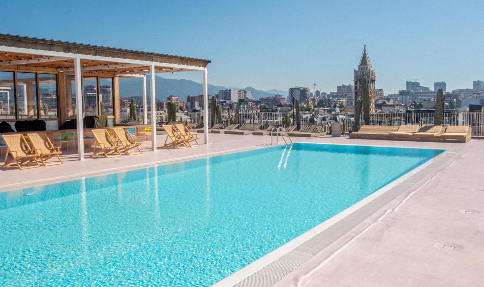 Rooms Hotel Батуми Экстерьер фото