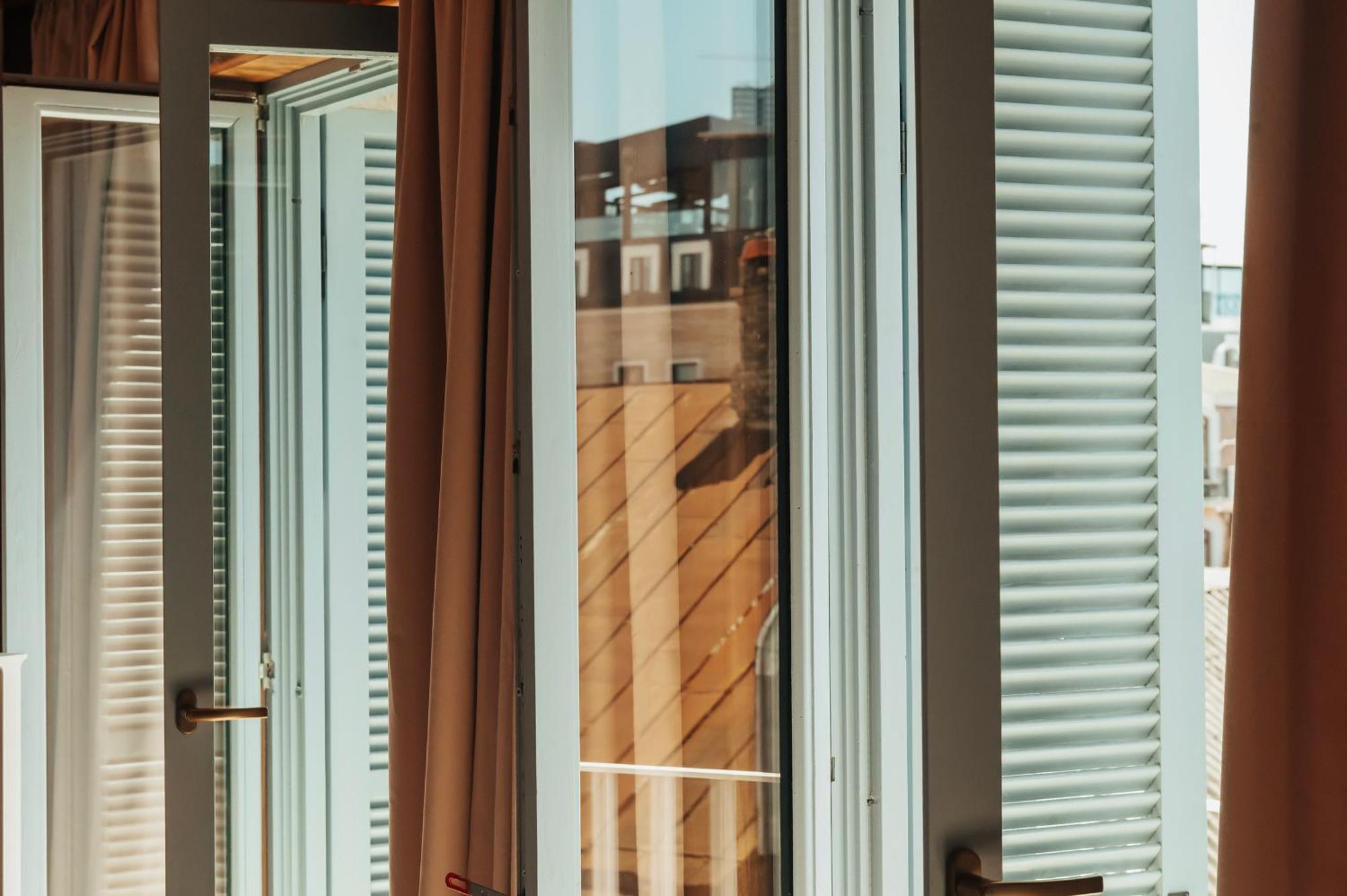 Rooms Hotel Батуми Экстерьер фото