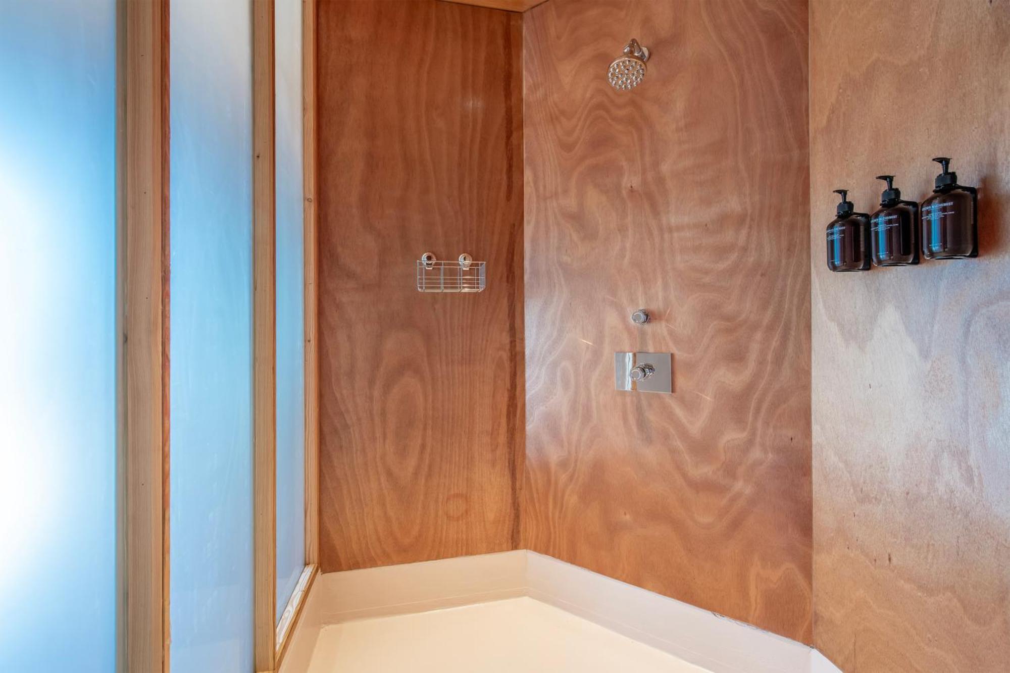 Rooms Hotel Батуми Экстерьер фото
