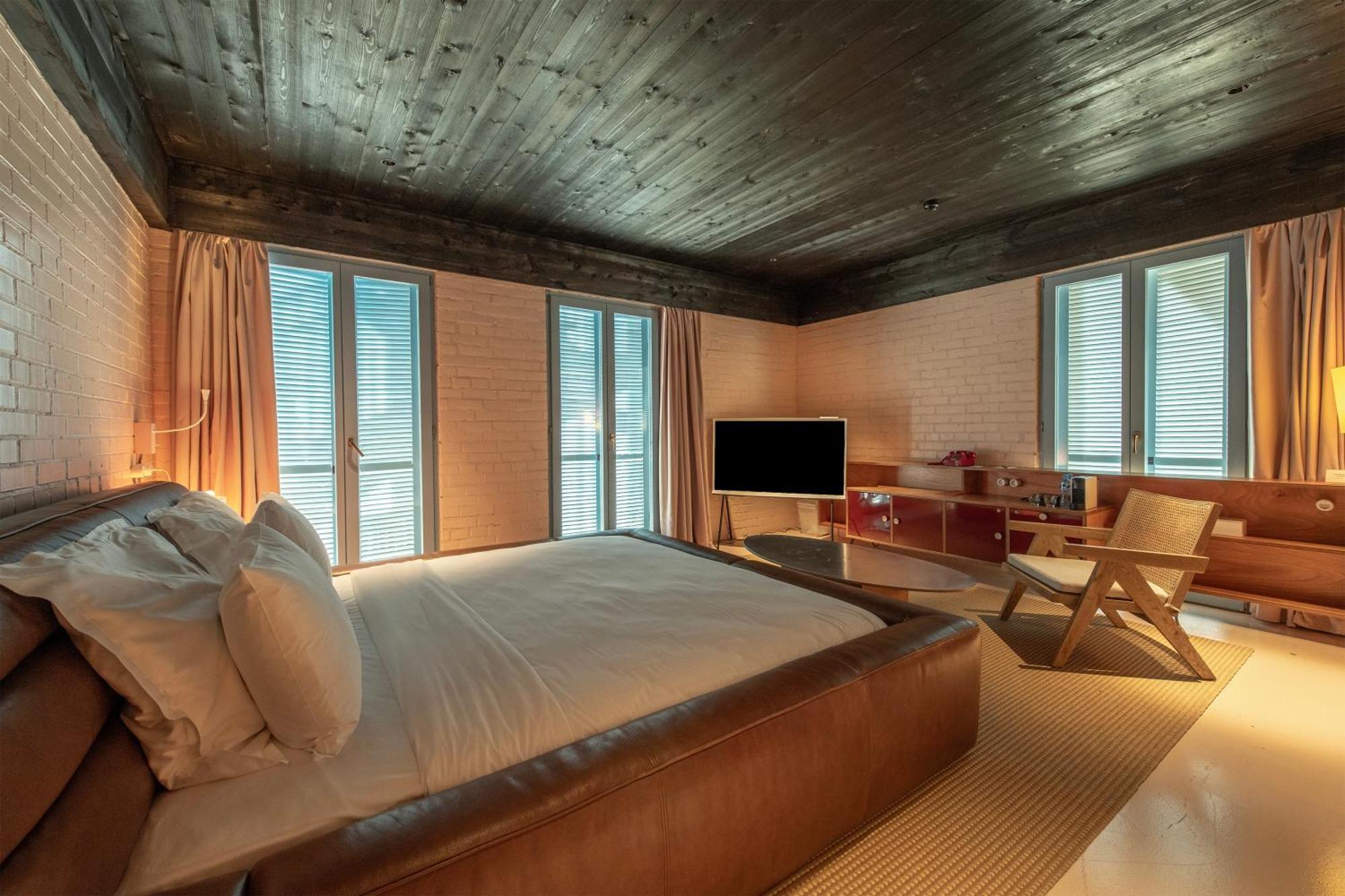 Rooms Hotel Батуми Экстерьер фото