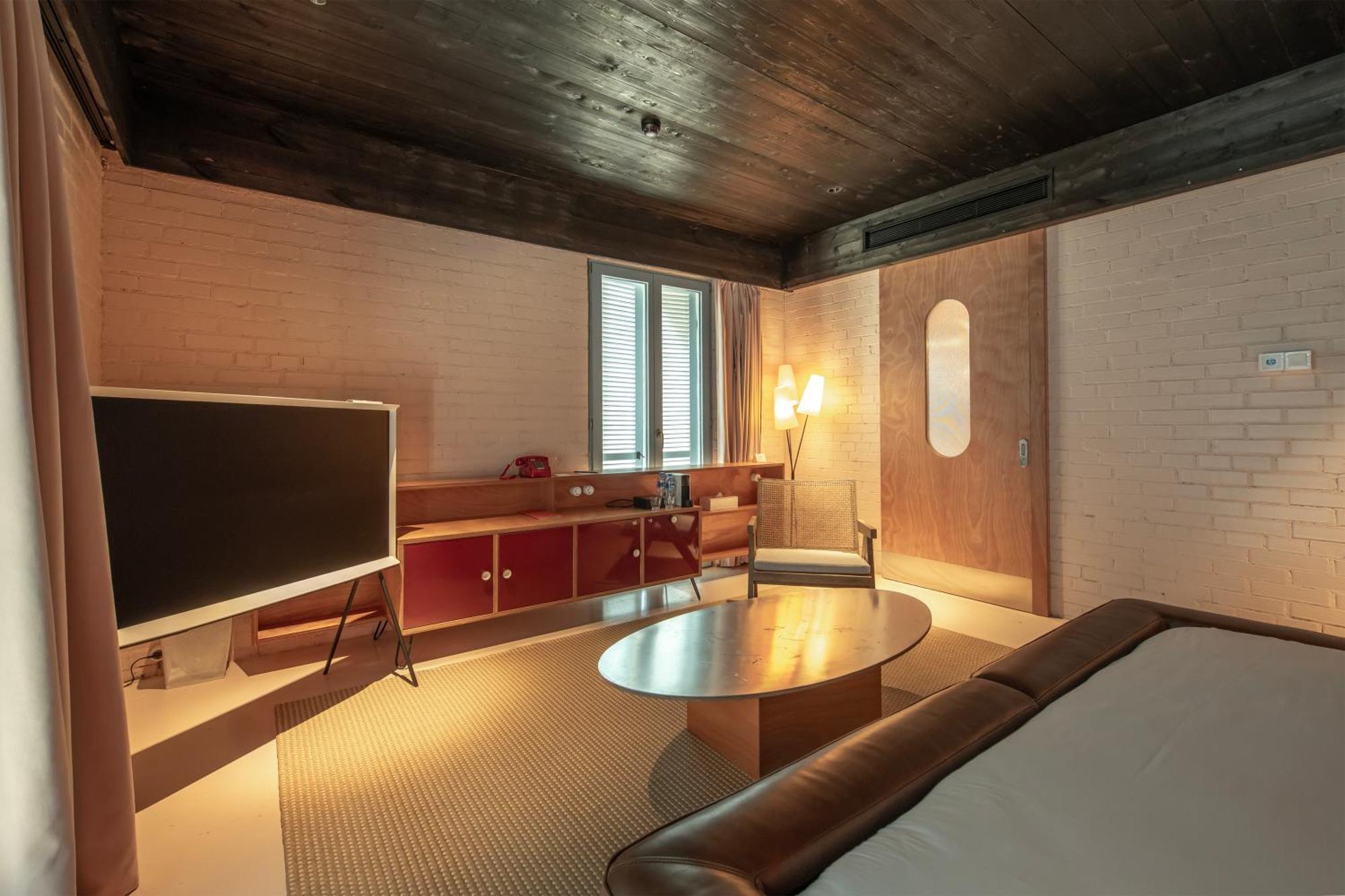 Rooms Hotel Батуми Экстерьер фото
