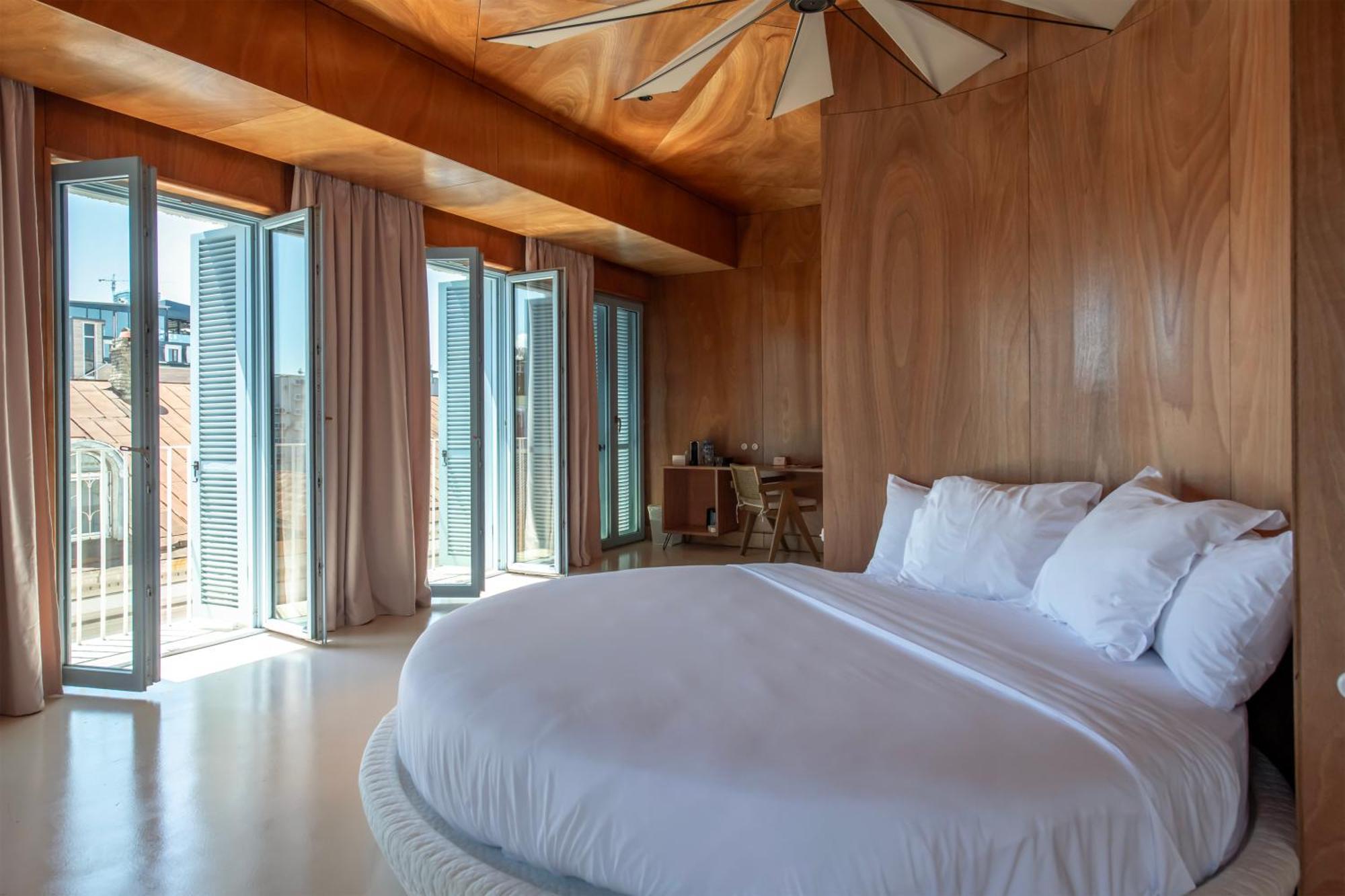 Rooms Hotel Батуми Экстерьер фото