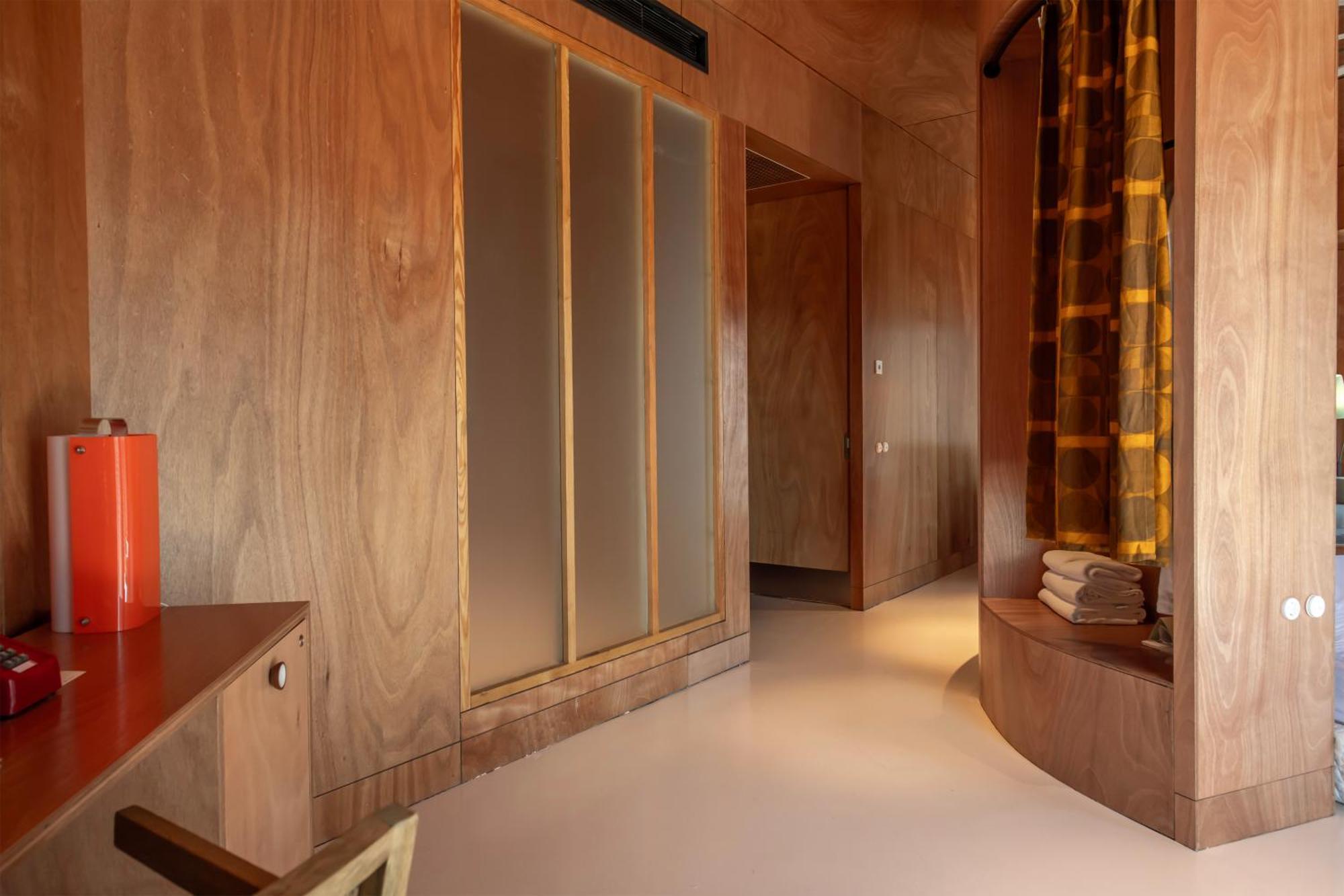 Rooms Hotel Батуми Экстерьер фото