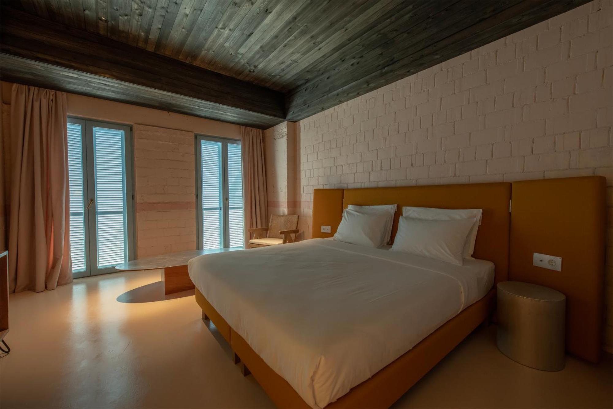 Rooms Hotel Батуми Экстерьер фото
