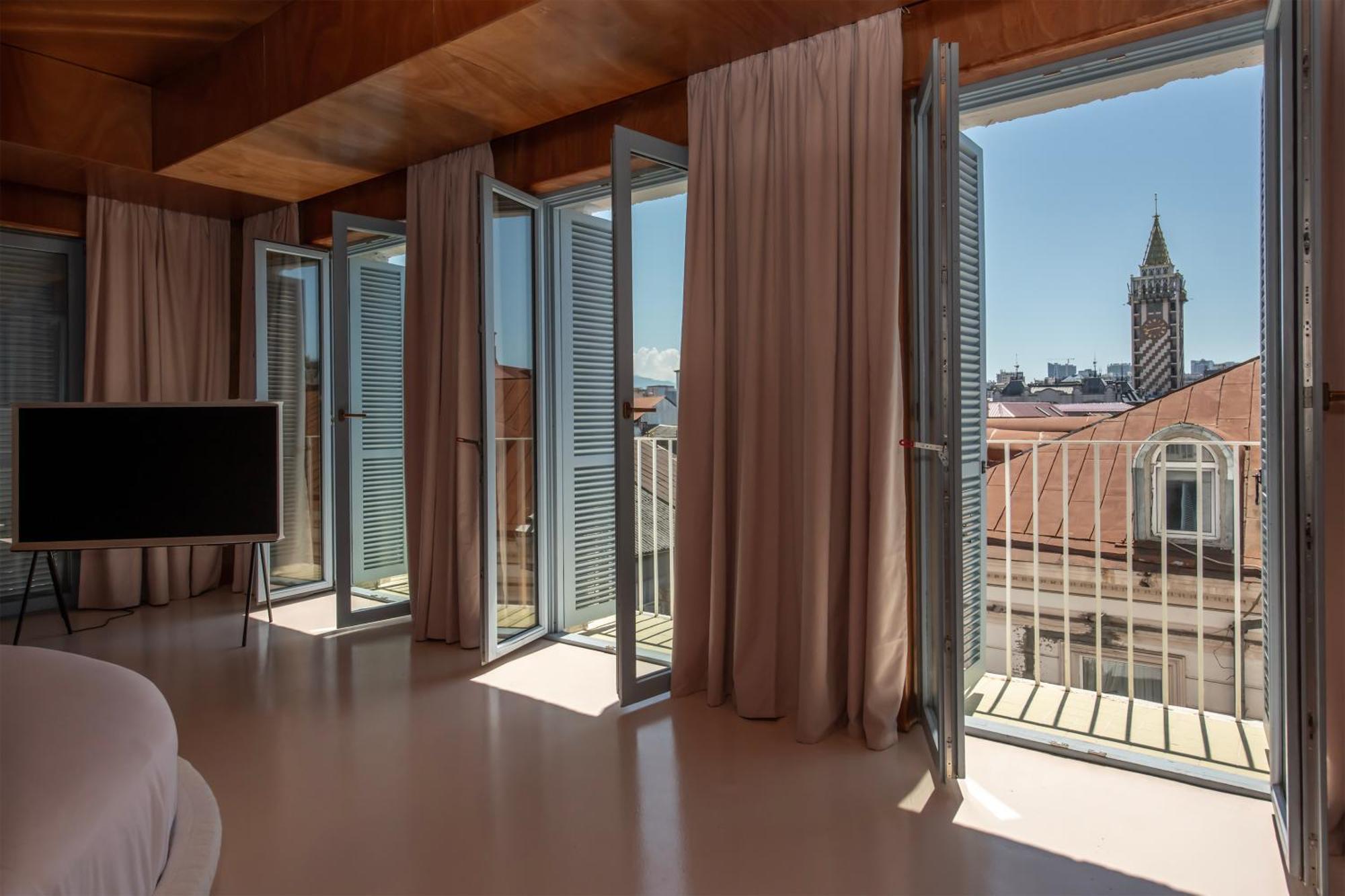 Rooms Hotel Батуми Экстерьер фото
